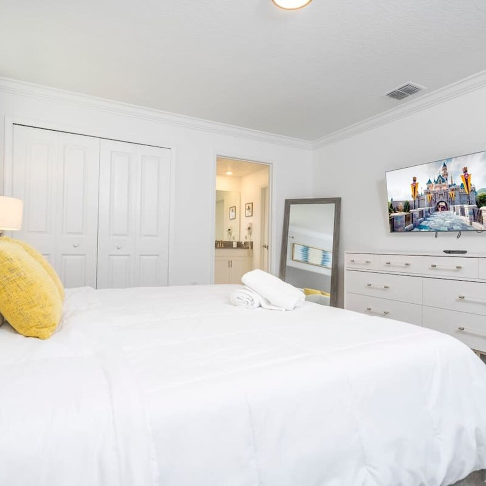 2941 Modern 4BD at Storey Lake