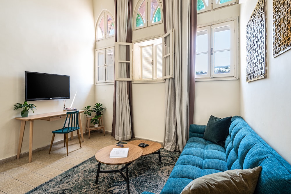 Pink & Blondie Jaffa - Smart Hotel by Loginn Tel Aviv view 4