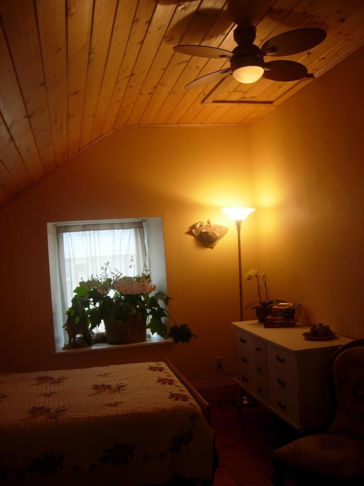 Koch Haus Bed & Breakfast