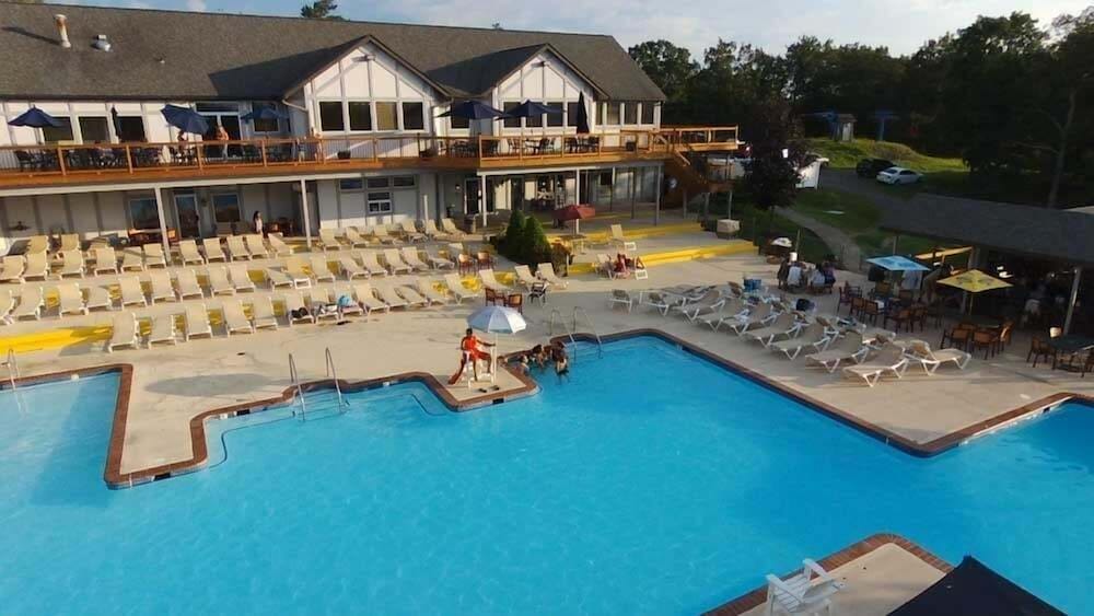 Charming Porter House In The Heart Of The Poconos 4 Bedroom Chalet