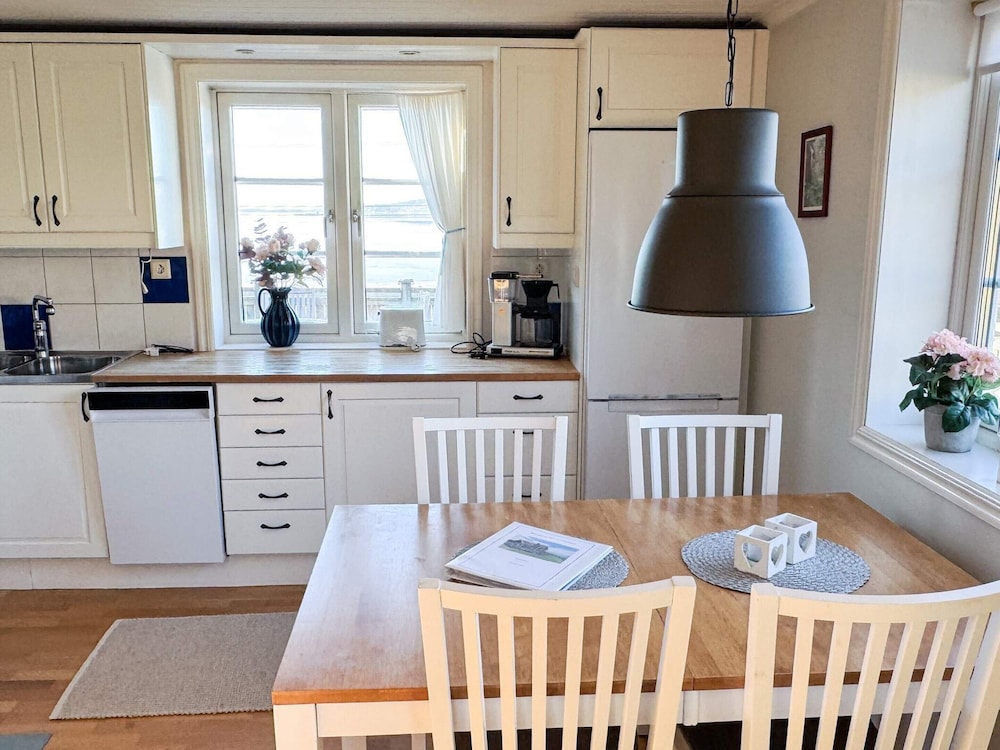 Cottage With Fjord View, Stenungsund
