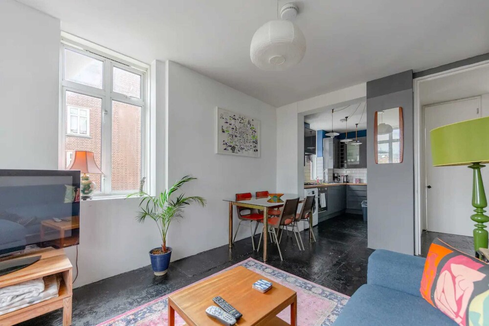 Bright & Spacious 2BD Flat - Hackney