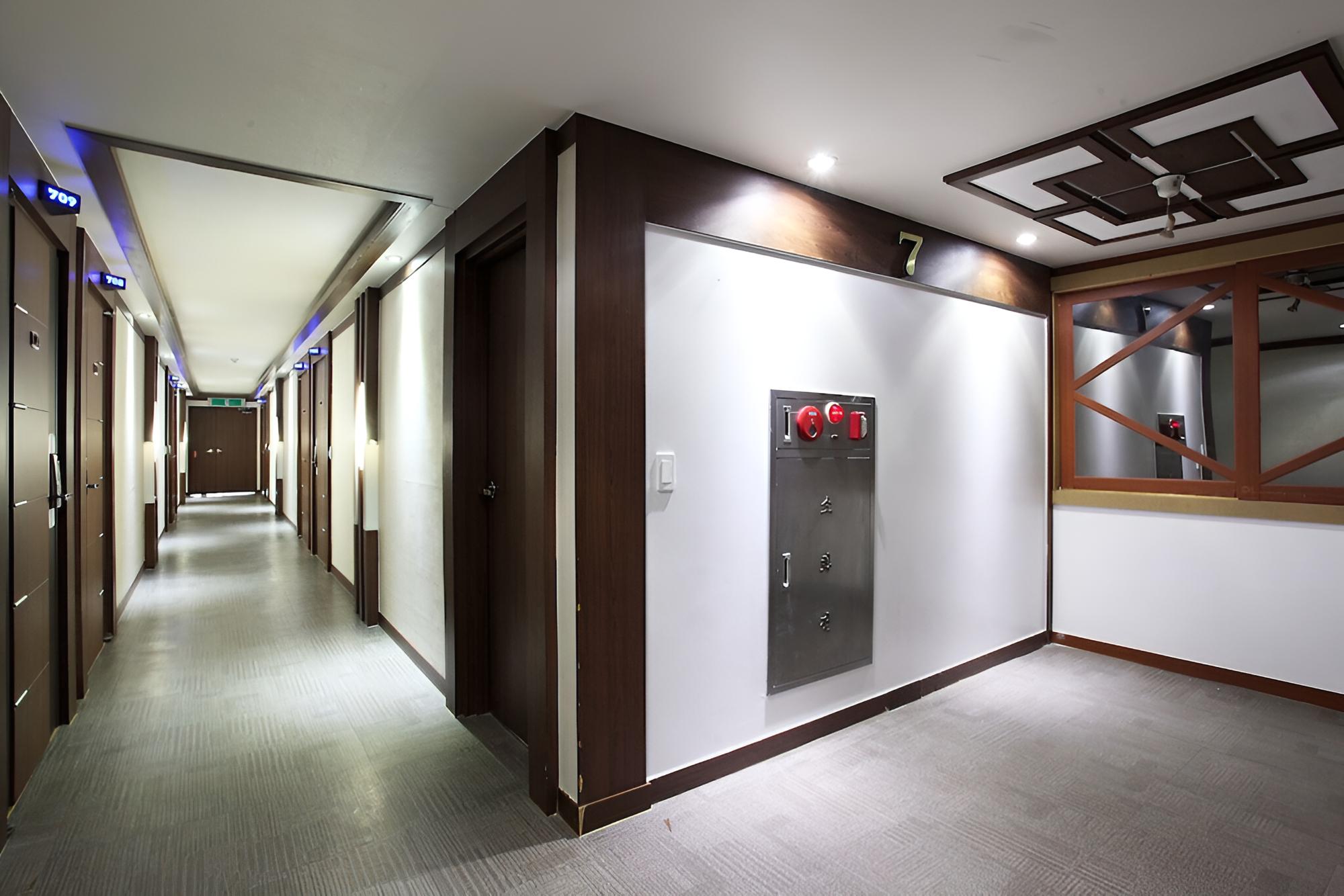 Seosan SKY Hotel view 4