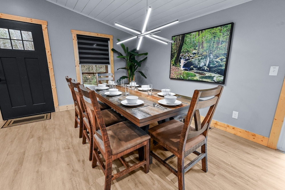 Creekside Retreat 3 Bedroom Cabin