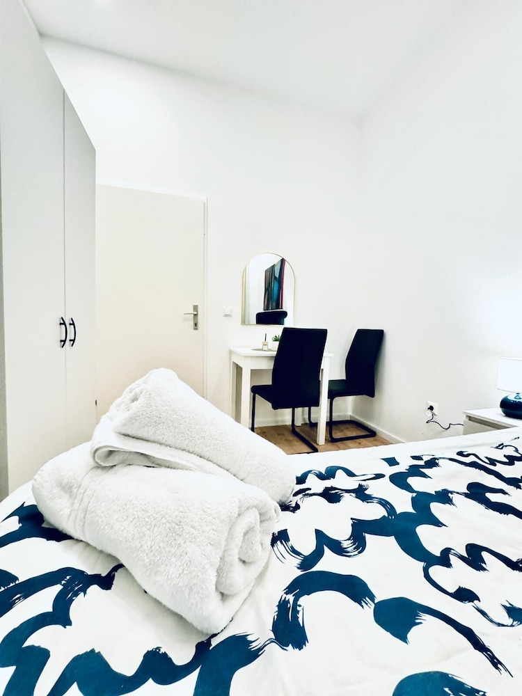 5BR Apartment Near Kaufpark Alterlaa