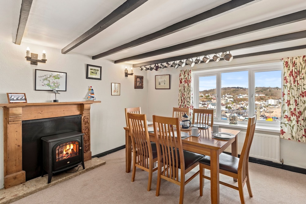 Hill Cottage - Spectacular Sea Views Parking