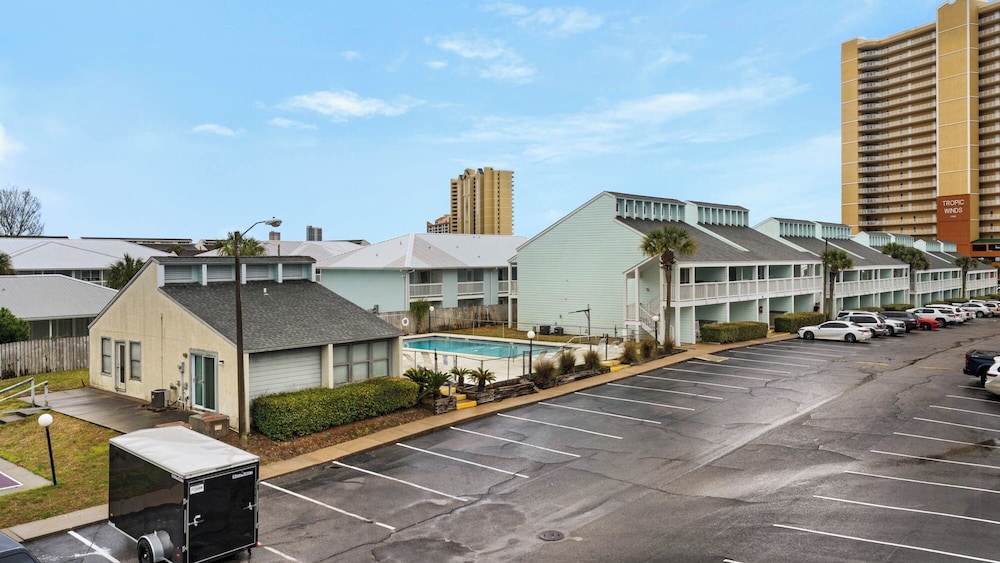 2BR Steps to Sand Pool, Near Pier Park + Free Attraction Tickets!
