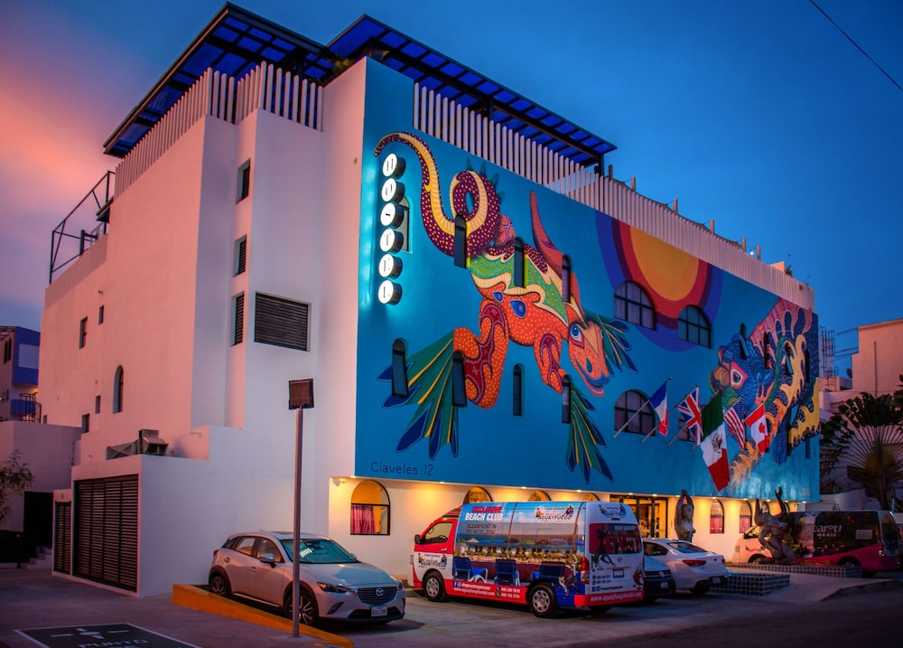 Hotel Nomads Party Hotel & Hostel - Image 1