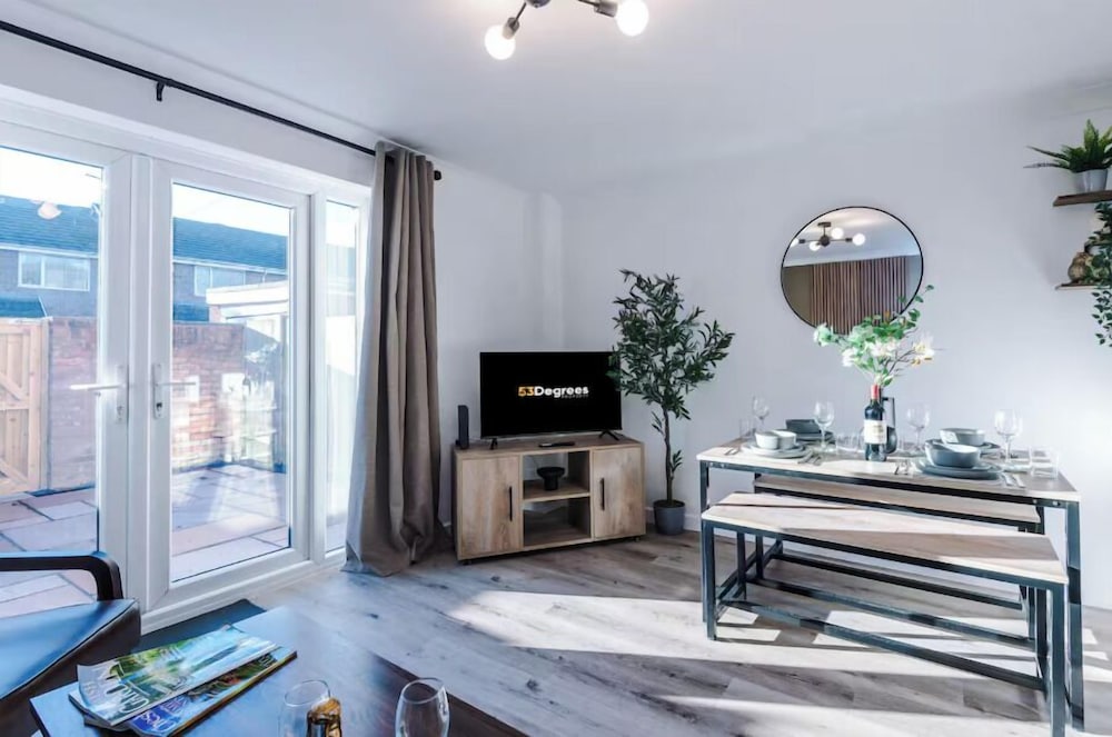 4 Eversley Park