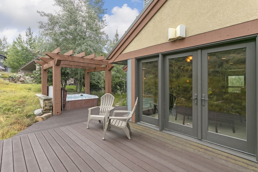 Upper Telemark Drive Home at Deer Valley Resort - 7 Bedroom Home with Hot Tub #2960 7 Home