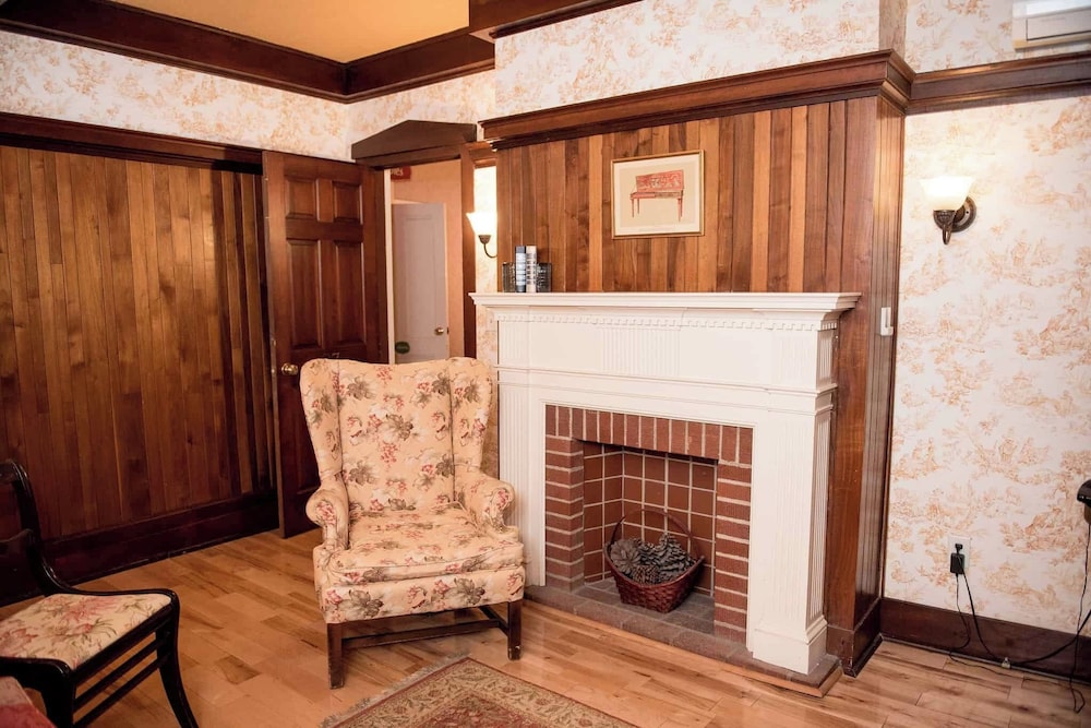 Springside Inn