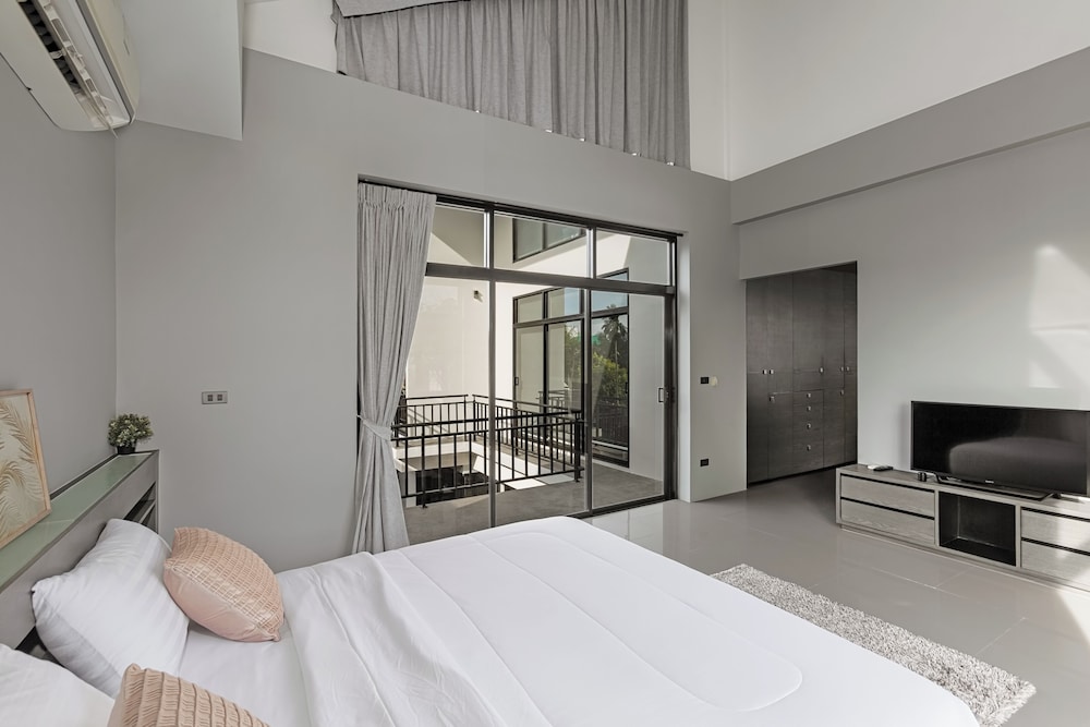 3-Bedroom Wallaya pool villa in Bangtao