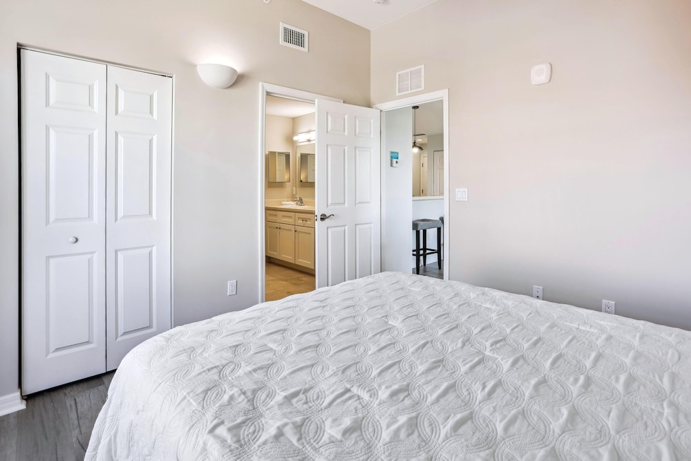 Madeira Bay Resort I 1408