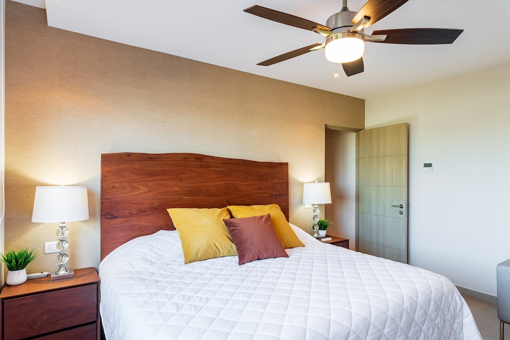 D410 Lorena Ochoa 4 Bedroom Apts