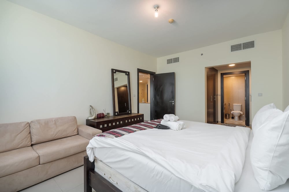 Charming Sun-filled 1-bedroom in Red Residence Dubai Sports City