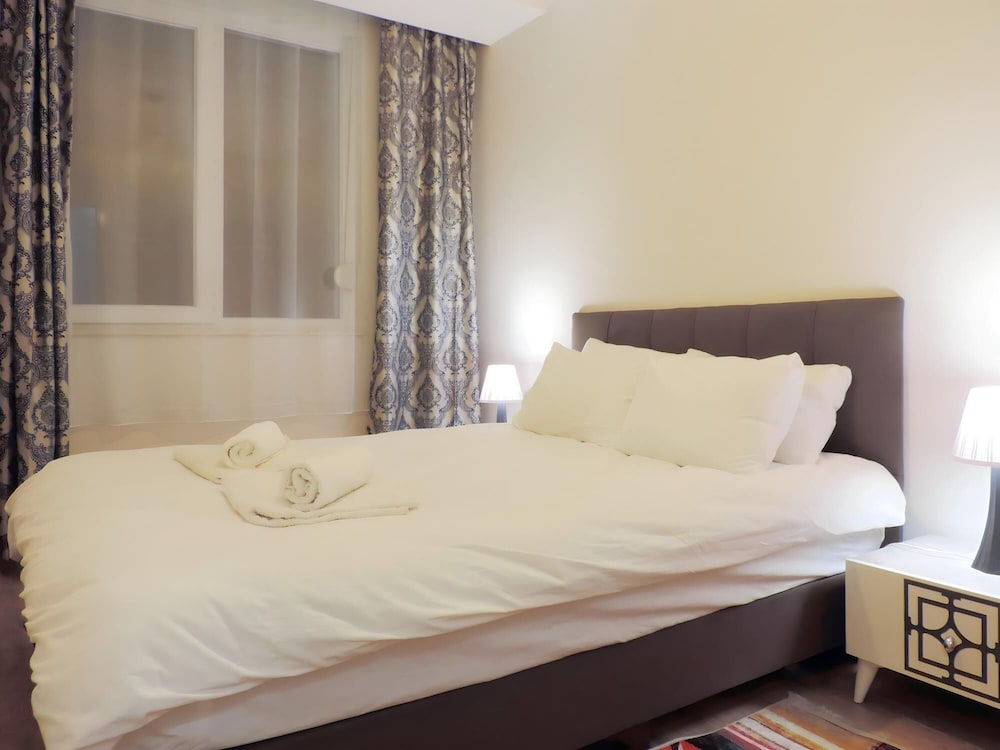 Modern Flat Near Center and Old Town in Antalya