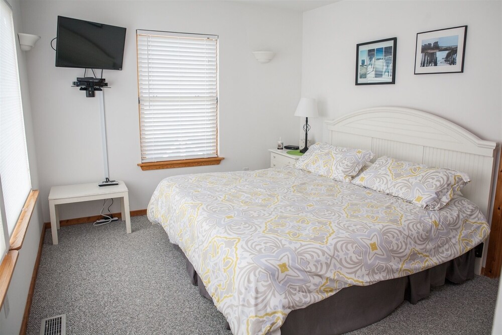 The Sunny Spot 4 Bedroom Cottage by RedAwning view 5