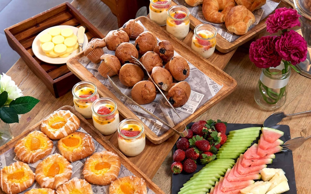 Roar and Snore at Taronga Zoo Sydney - Image 5