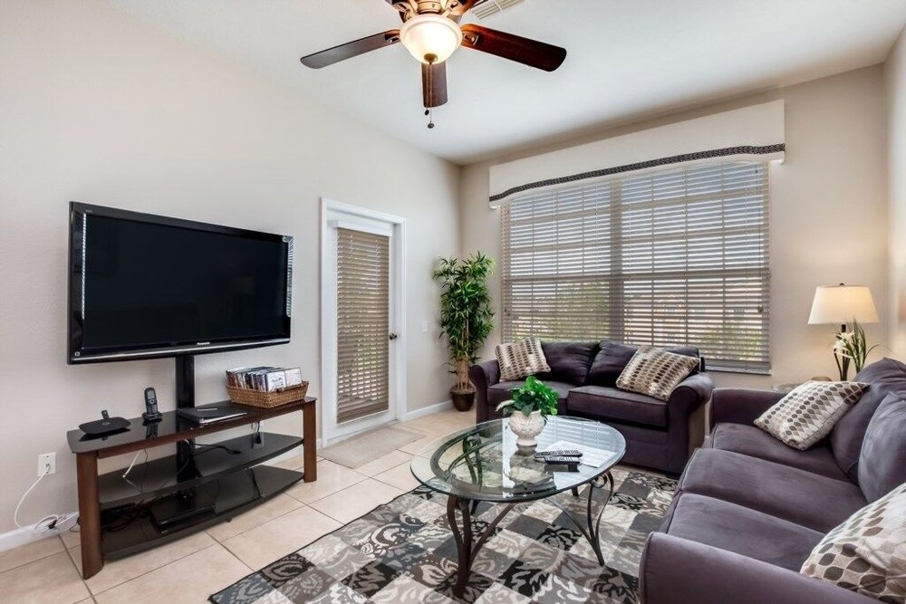 2307butterway 3 Bedroom Condo by Redawning view 3