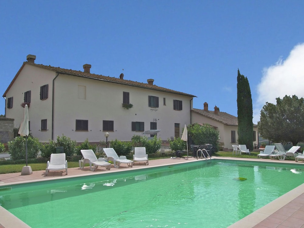 Modern Farmhouse in Pienza With Pool view 4