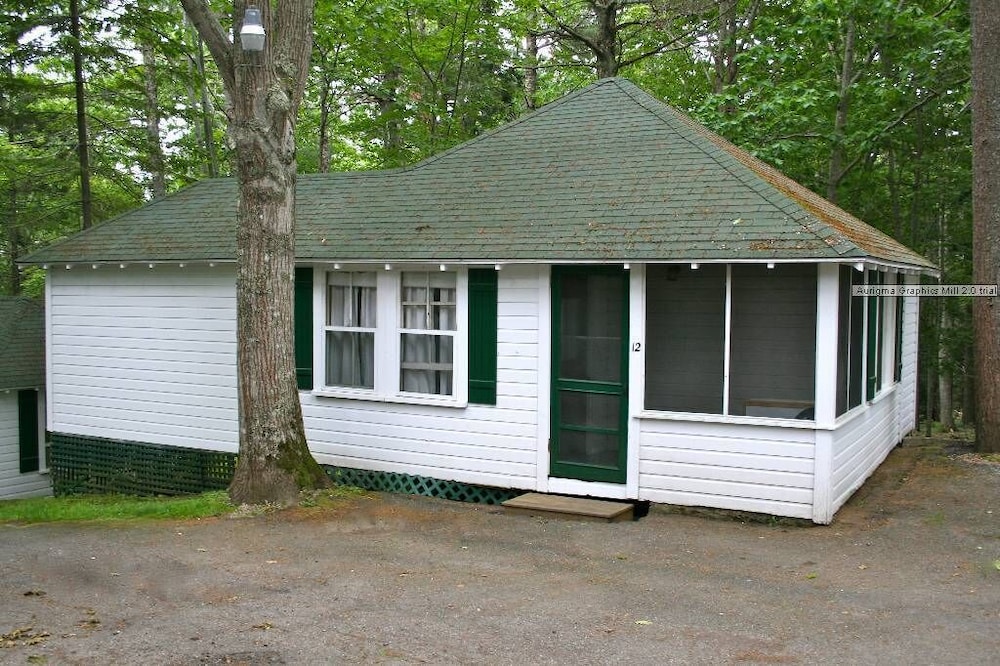 Hinckleys Dreamwood Cottages