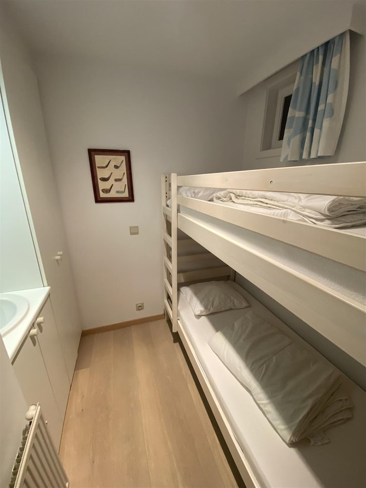 Seafront Palm Beach Stay