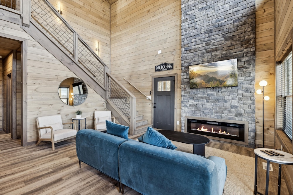 Jerne To The Top 4 Bedroom Cabin