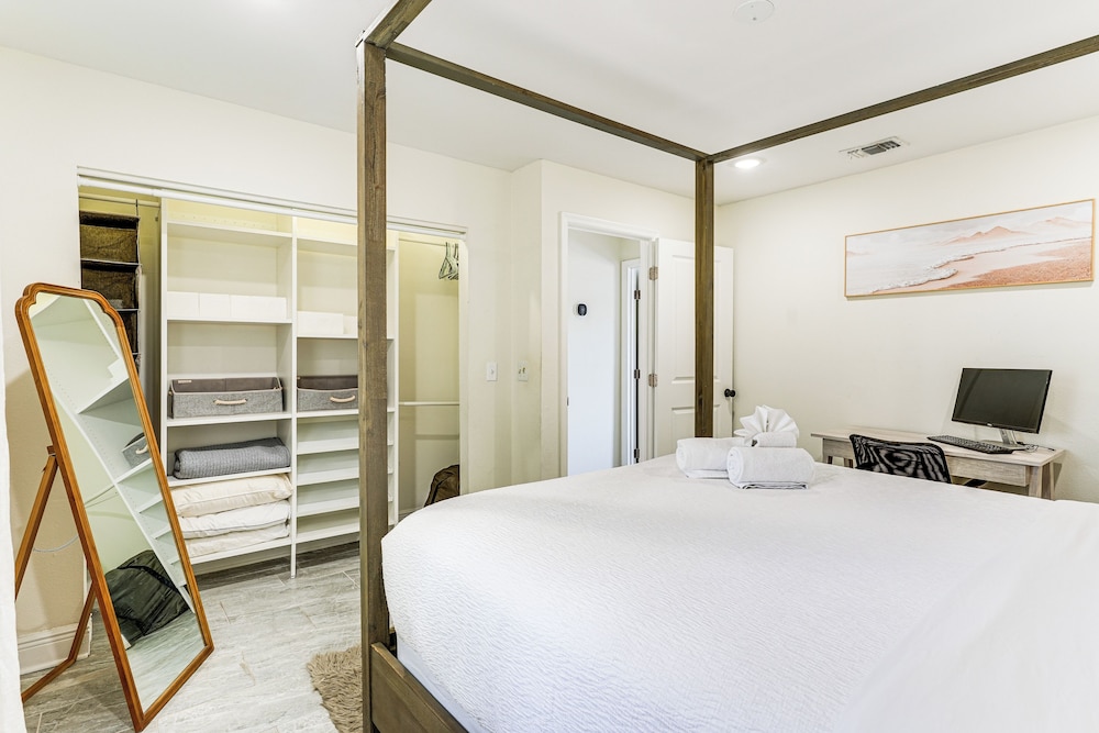 Near Airport & Sports Venues: Tampa Sanctuary!