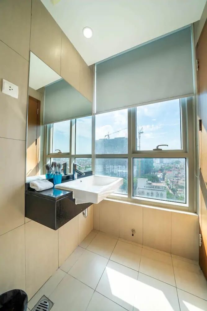 Bayhomes Lancaster Serviced Apartment