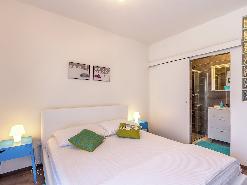 Apartment in Pula Near City Center view 2