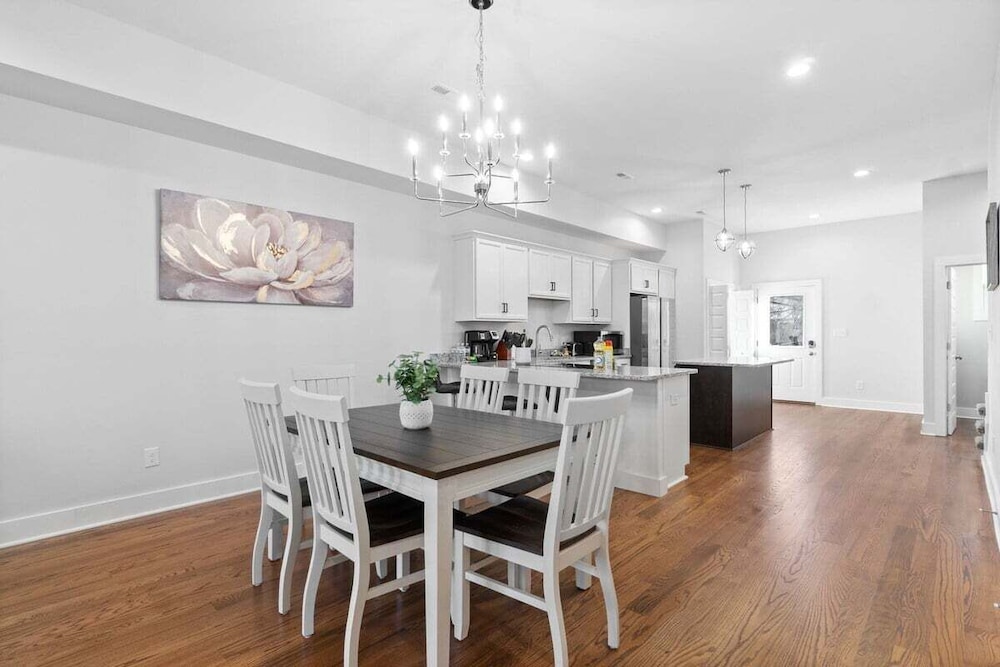 Rebecca's Downtown Luxury Living