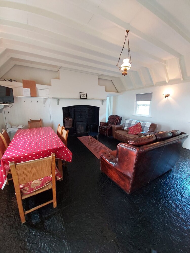 Corofin Lake Cottage No 4 view 5