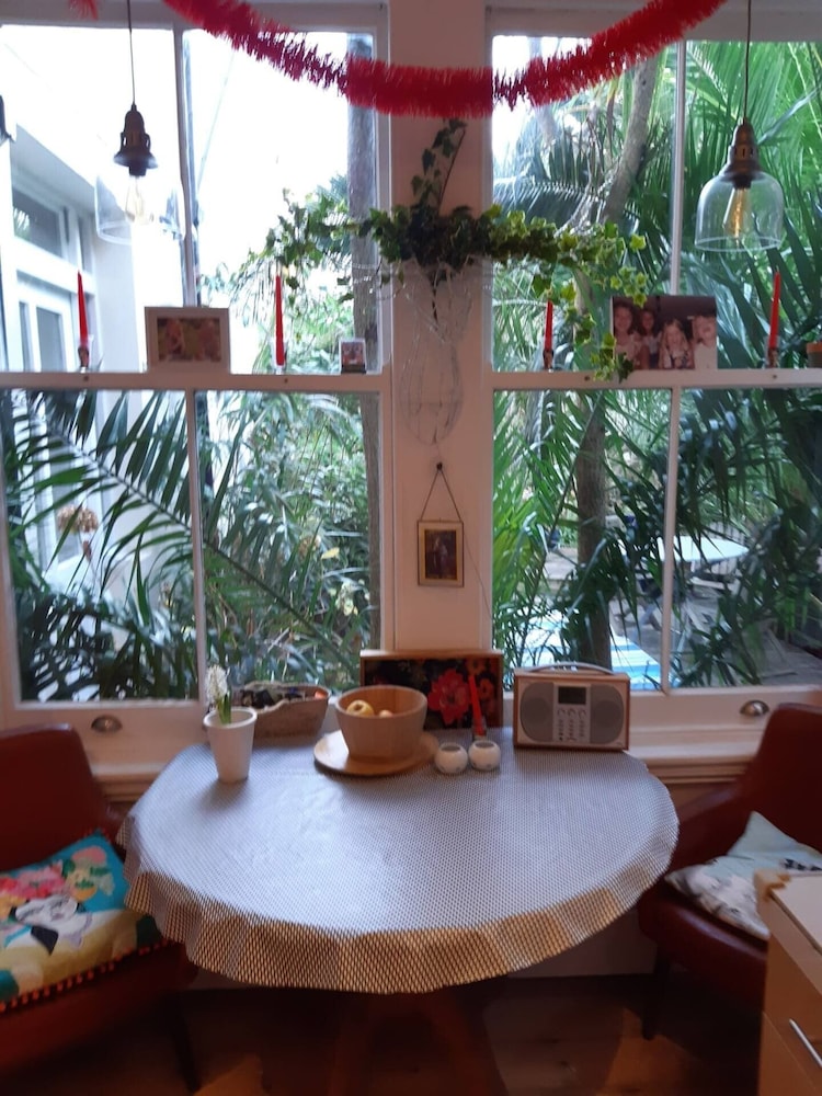Homely 1 Bedroom Apartment in Vibrant Hove, Brighton view 2