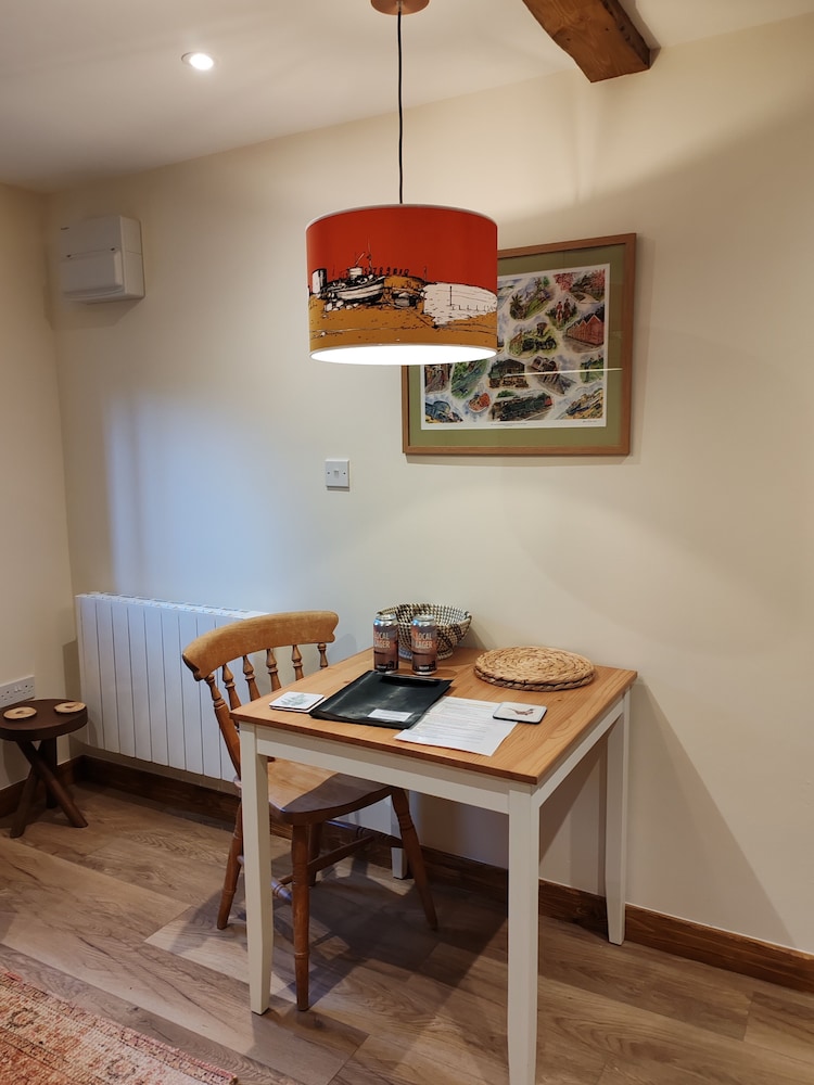Hayne Barn Estate - Private Estate : 6 Eco Lodges - 1 Studio