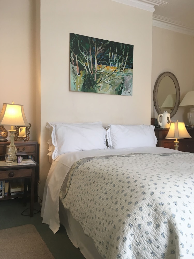 Gladstone Guesthouse view 3