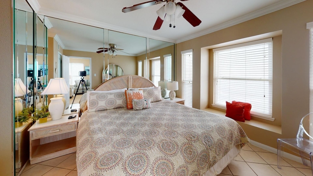 Seascape 1308 2 Bedroom Condo by RedAwning