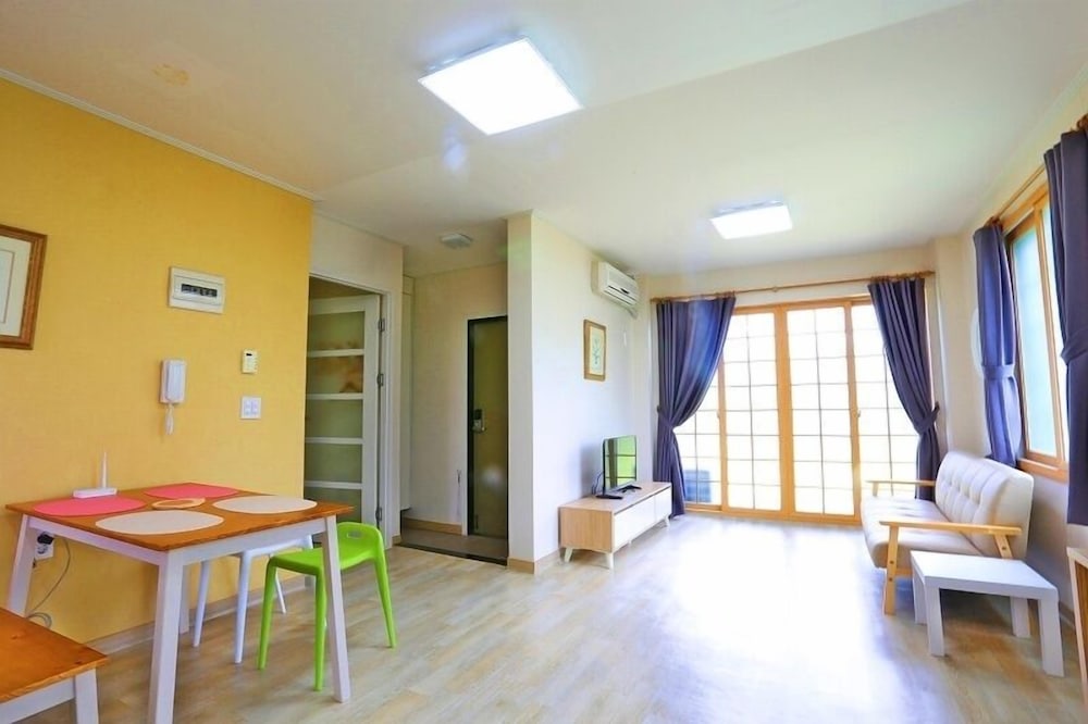 Munmoon House
