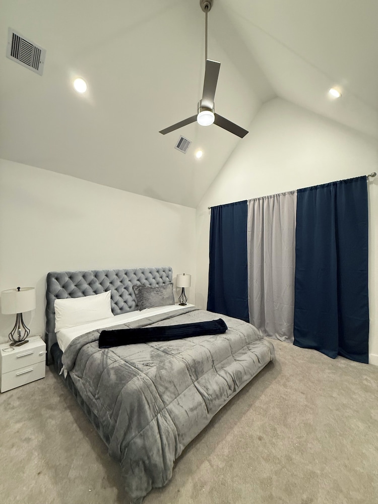 Luxury 3BR for Families Nurses and Group