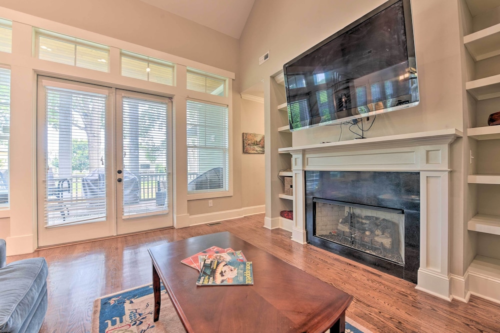 2 Mi to Dtwn: Home in Noda District Near Unc! view 2