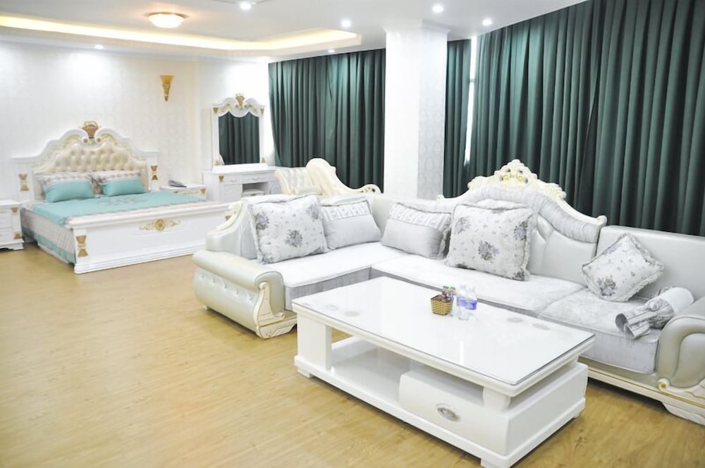 Phoenix Hotel