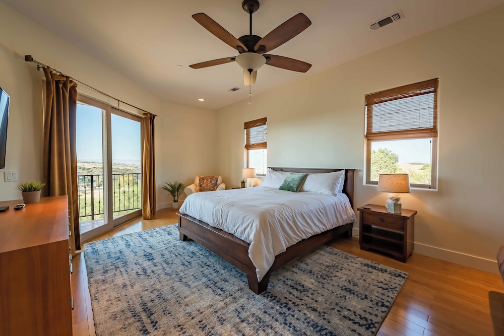 Blue Oak Oasis At Lake Naci