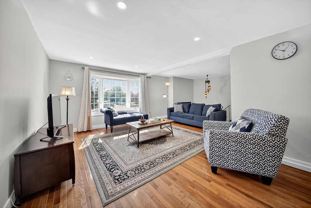 Stylish Downtown Retreat Steps To Nyc 3 Bedroom Duplex