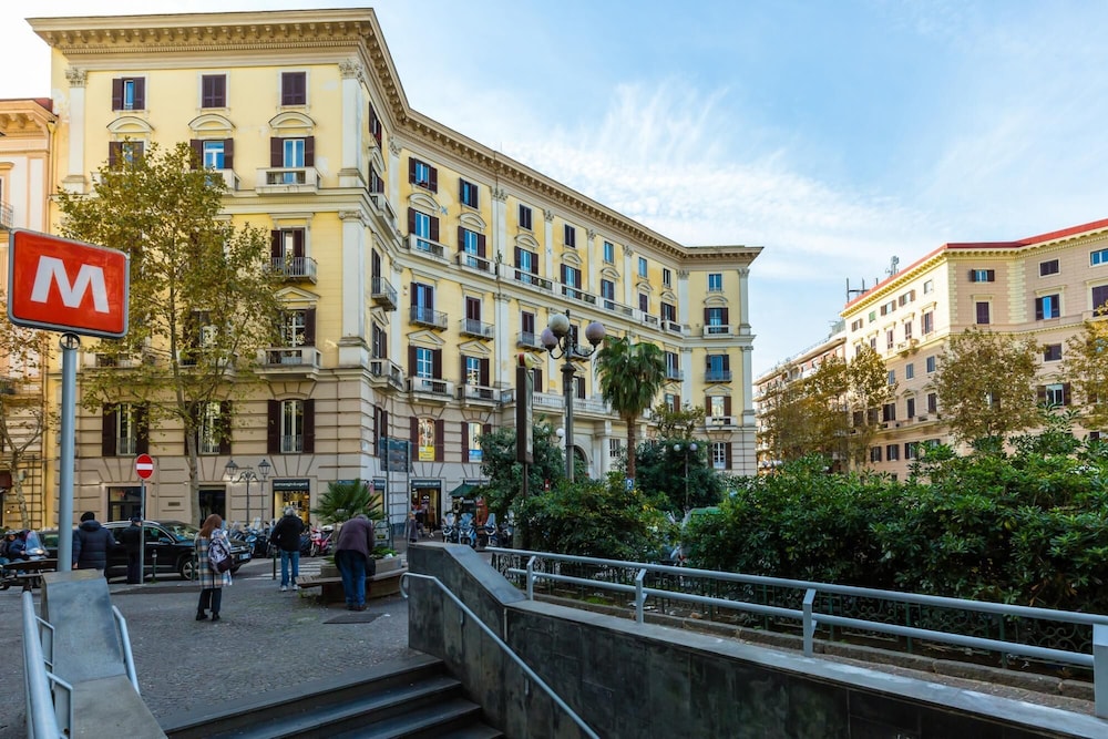 Family Style House in Naples by Wonderful Italy