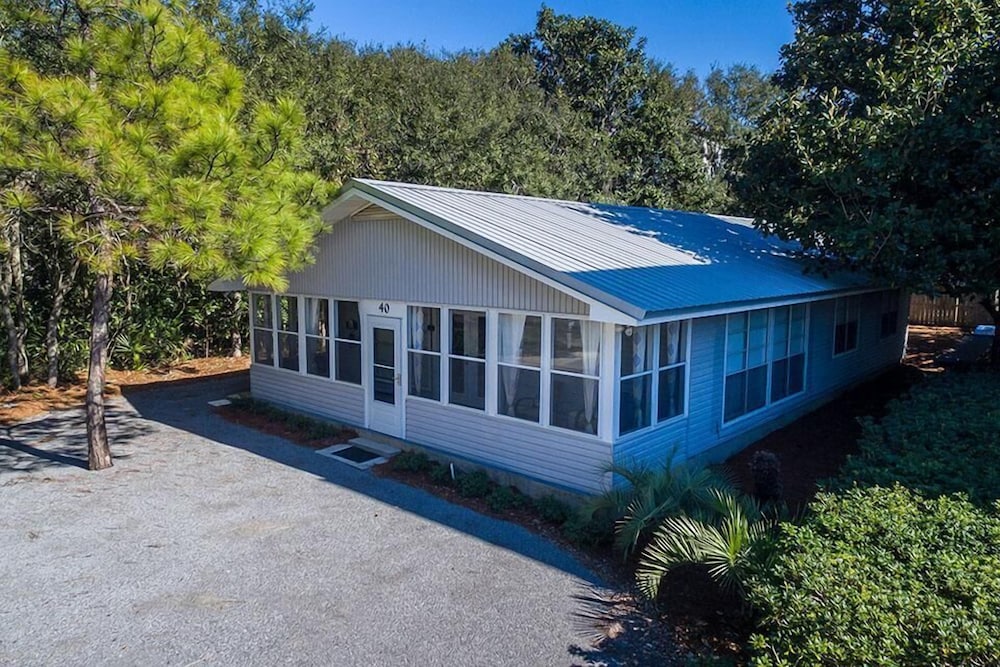 GOOD THYMES 3 Bedroom Holiday Home by Five Star Properties