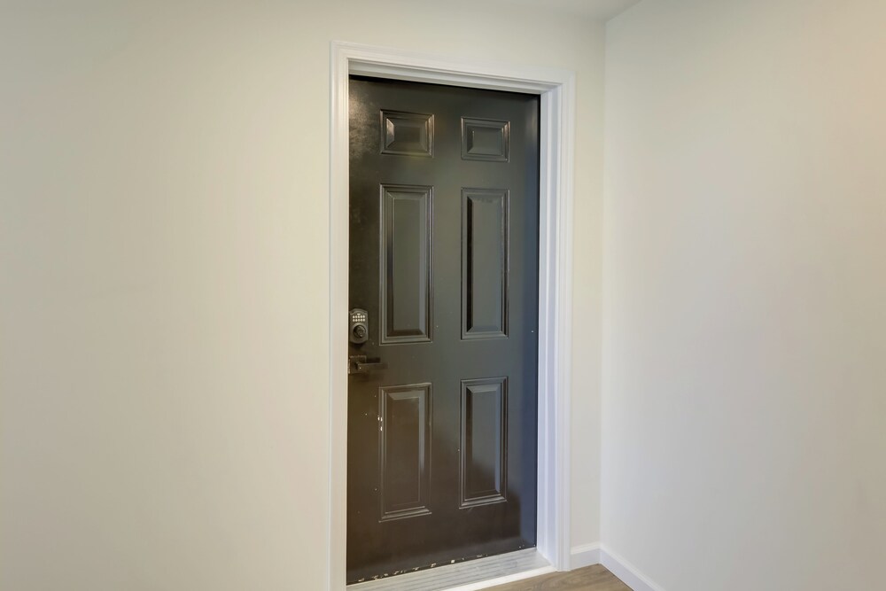 1 Mi to University of Cincinnati: 3rd-floor Condo!