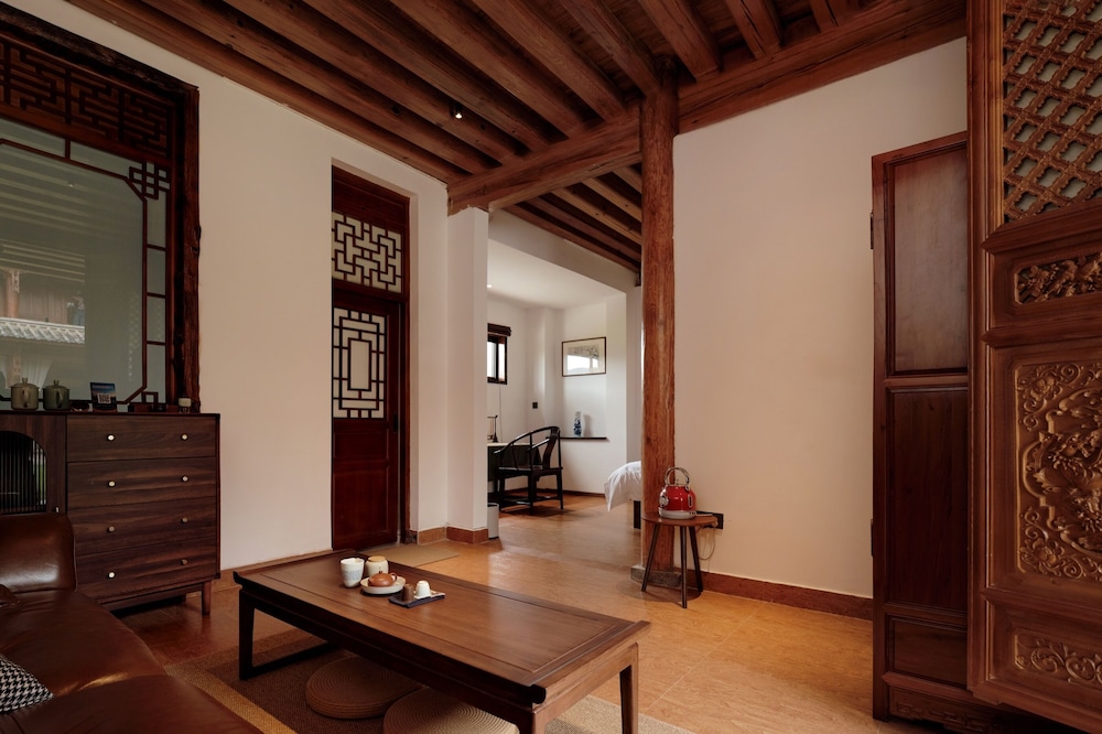 Shaxi Ancient Town Chang Le Li Chinese Courtyard Hotel