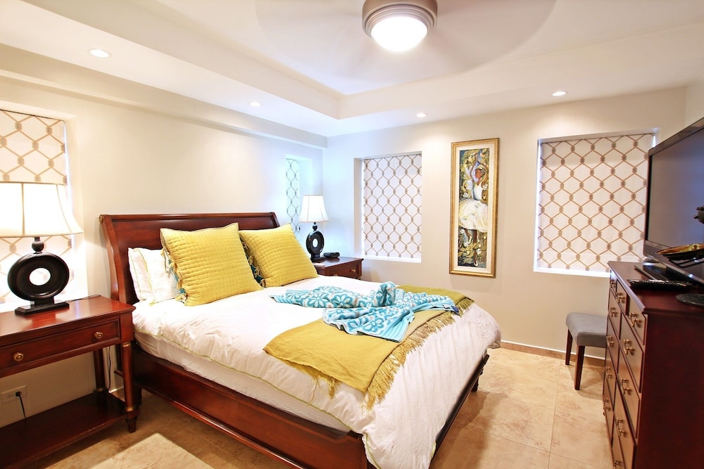 Stunning Beachfront 2-Bed Condo with Pool - Ocean One 204 by BSL Rentals