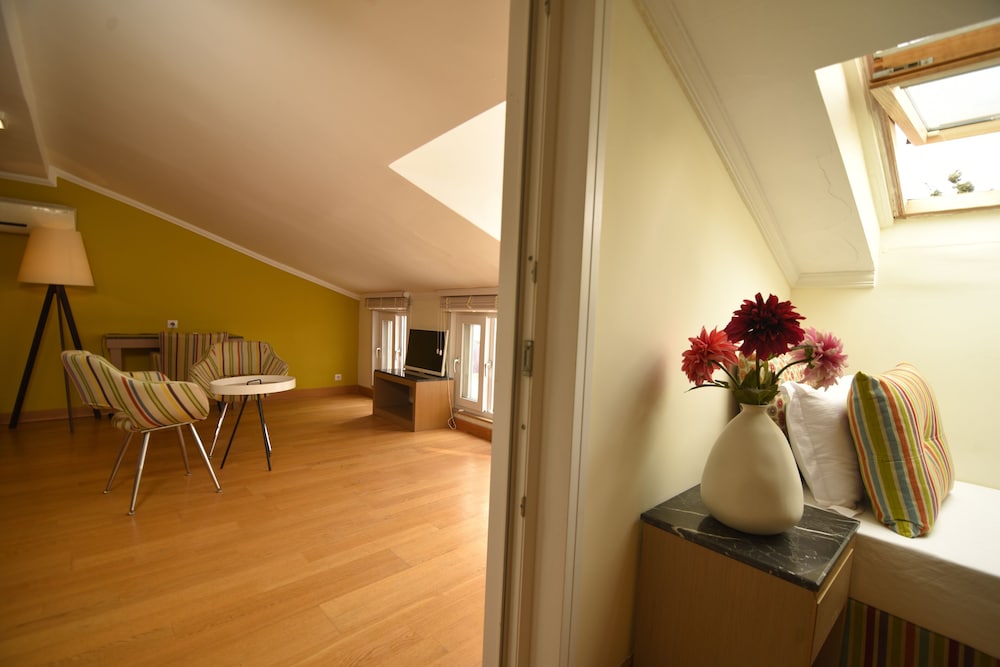Spacious Penthouse EMPEROR 501
