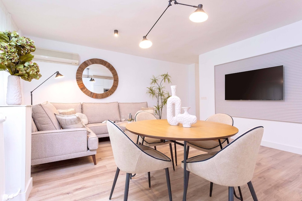 Cozy Apartment Near City Center. Lope de Vega