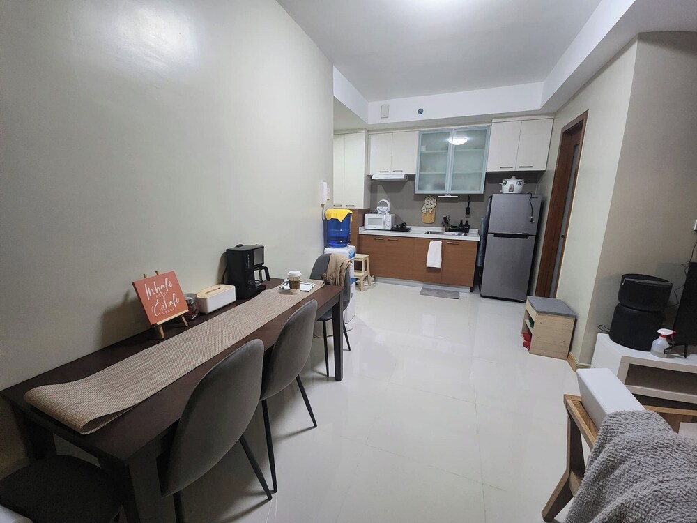 Cozy 1BR Condo in Mandaluyong City With City Skyline View